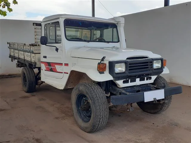 TOYOTA BANDEIRANTE 4.0