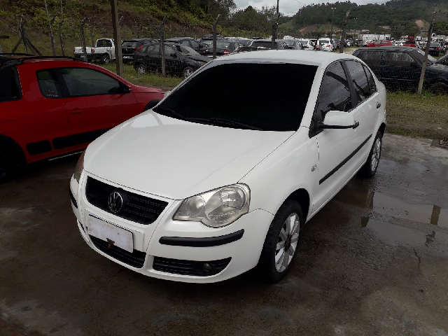 Veículo: VOLKSWAGEN POLO SEDAN 1.6