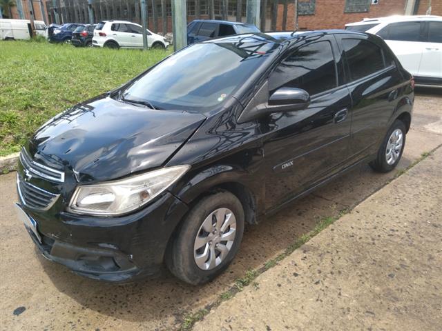 Veículo: CHEVROLET ONIX 1.0MT LT 
