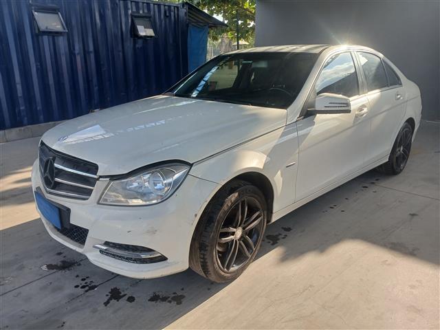 Veículo: MERCEDES-BENZ C 180 CGI  