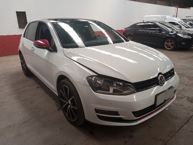 VOLKSWAGEN GOLF HIGHLINE AA