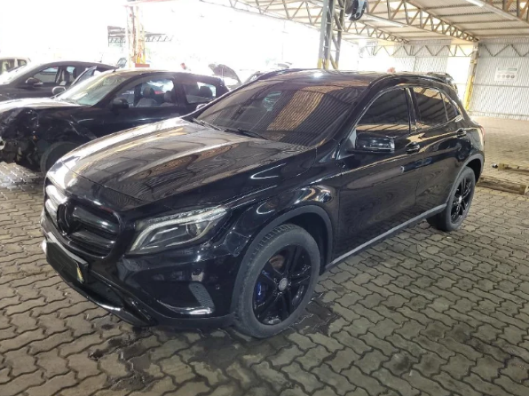 Mercedes Benz GLA 200FF 2015  