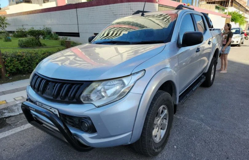 I L200 TRITON 2.4 16V TURBO SPORT GLS CD 4X4 ANO 2017/2018 