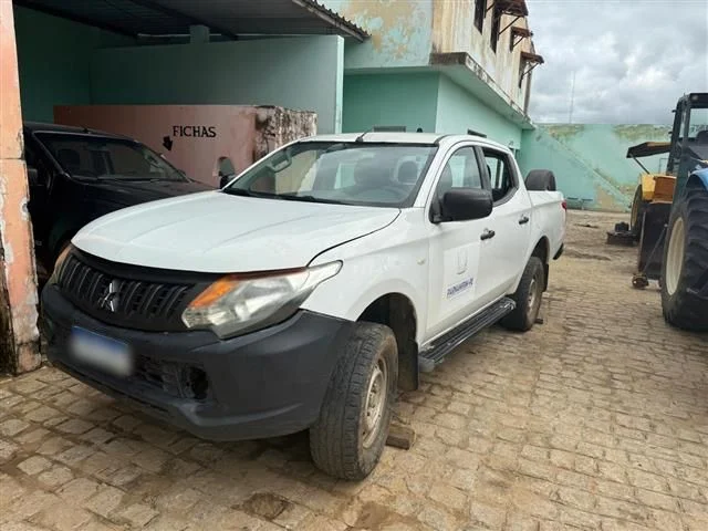TRITON L200 TRITON SPT 2.4 GLS,ANO 2019/2020