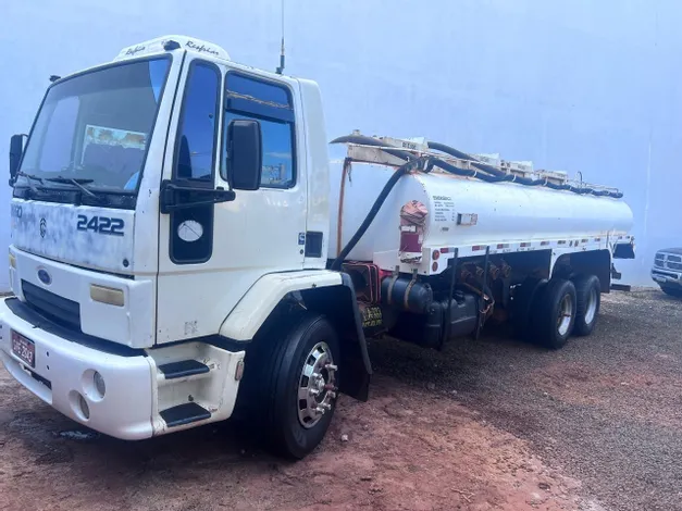Caminhão Ford Cargo 2422 Tanque Pipa 2004