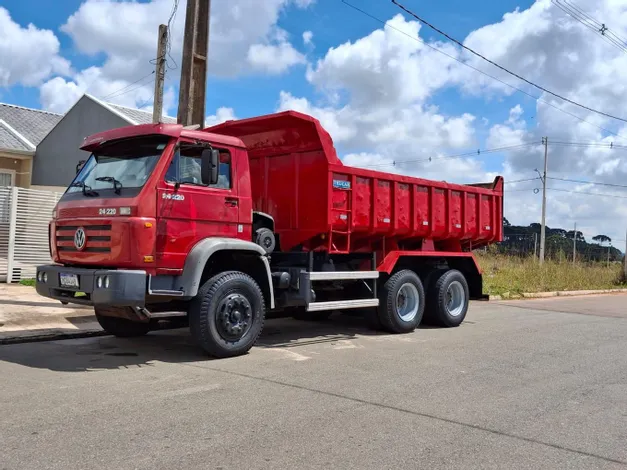 CAMINHÃO 24220 TRAÇADO 2001