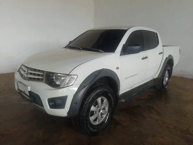 MMC - L200 TRITON 3.2 GLX DIESEL ANO 2015/2016 