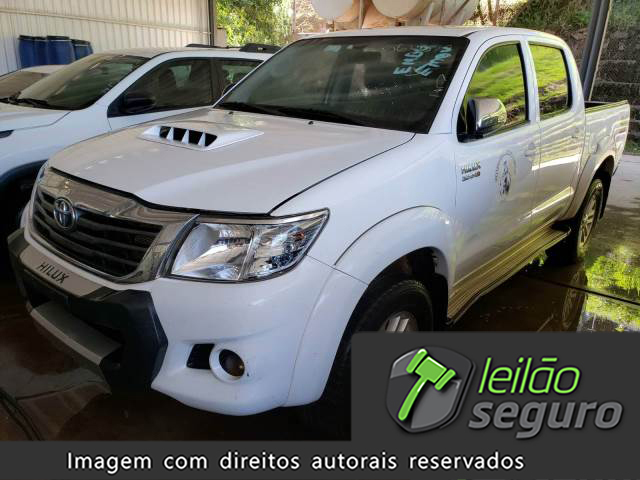TOYOTA HILUX CD 2014