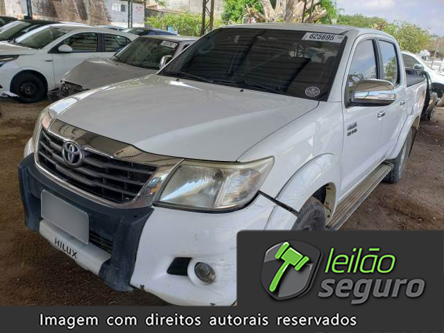  TOYOTA HILUX CD 2014