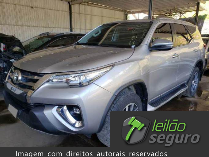 TOYOTA HILUX SW4 2018