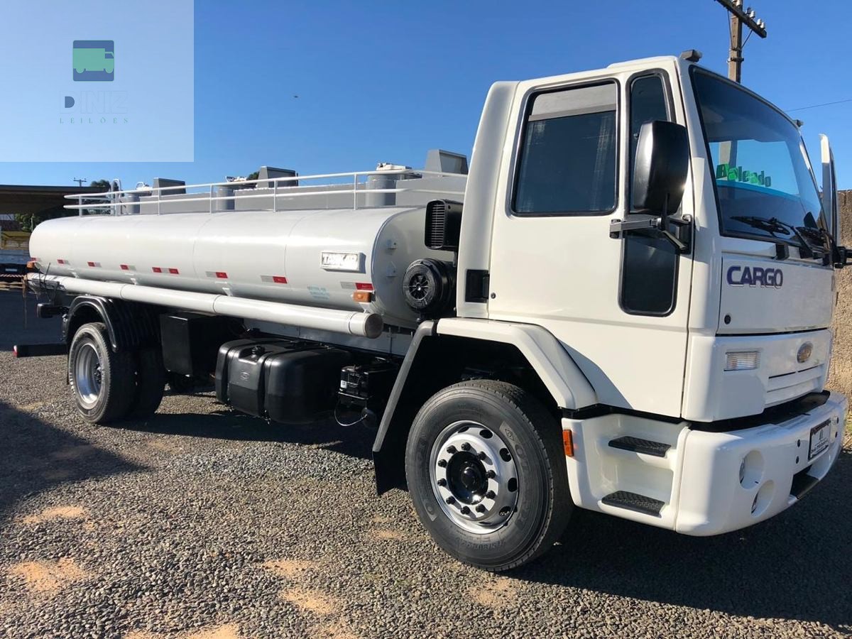 Ford Cargo - 1722e - 4x2 - 2011